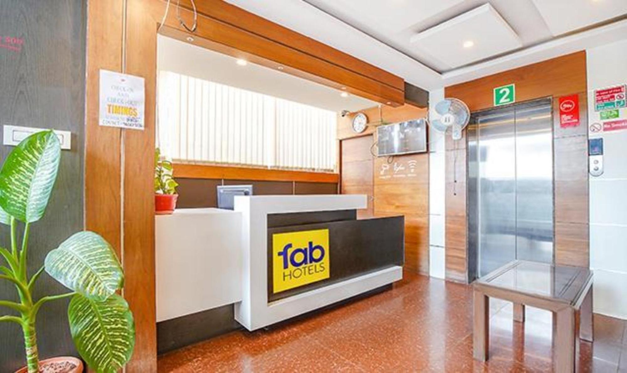 Fabhotel Emirates Suites - Sarjapur Road Bengalúr Exteriér fotografie